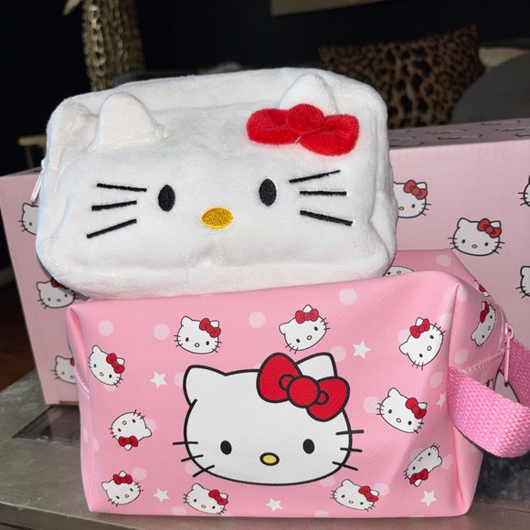 Two hello kitty cosmetic bags makeup case travel zip up bag set - Picture 1 of 8